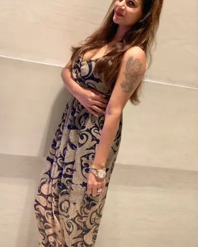 Kutiyana Escort